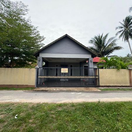 Relaxs Homestay Кота-Бару Экстерьер фото
